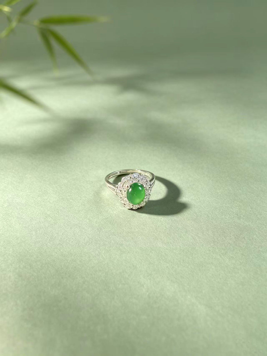 Jadeite Bright Yang Green Oval Ring